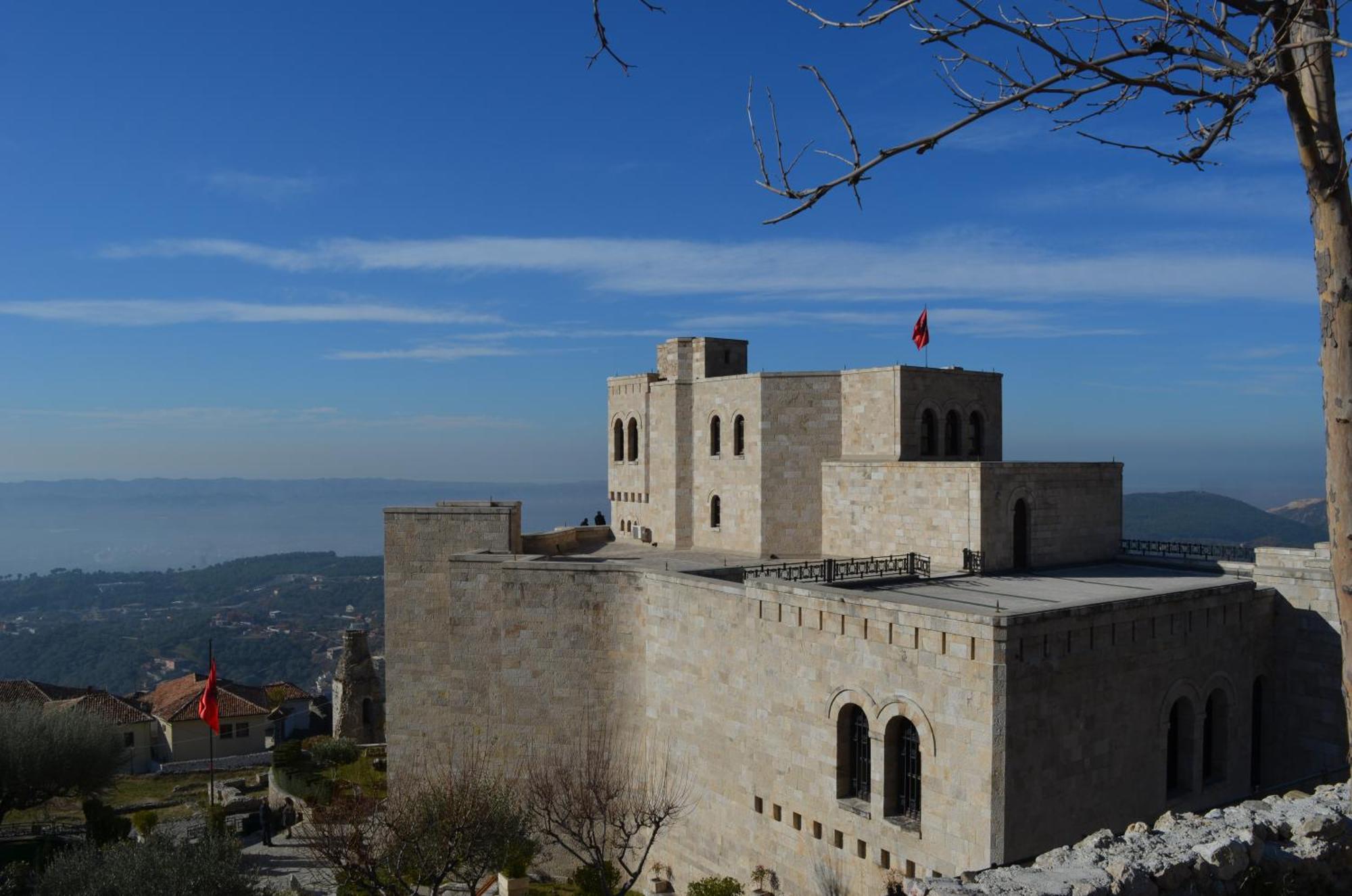 The House Of Dollma , Inside Kruja Castle Hotel Luaran gambar