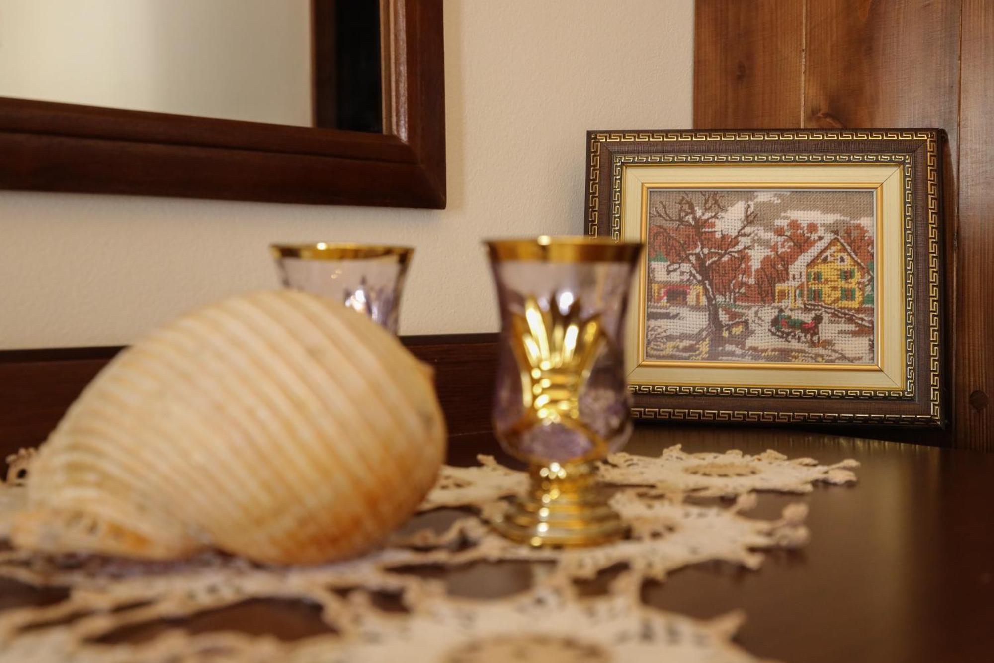 The House Of Dollma , Inside Kruja Castle Hotel Luaran gambar