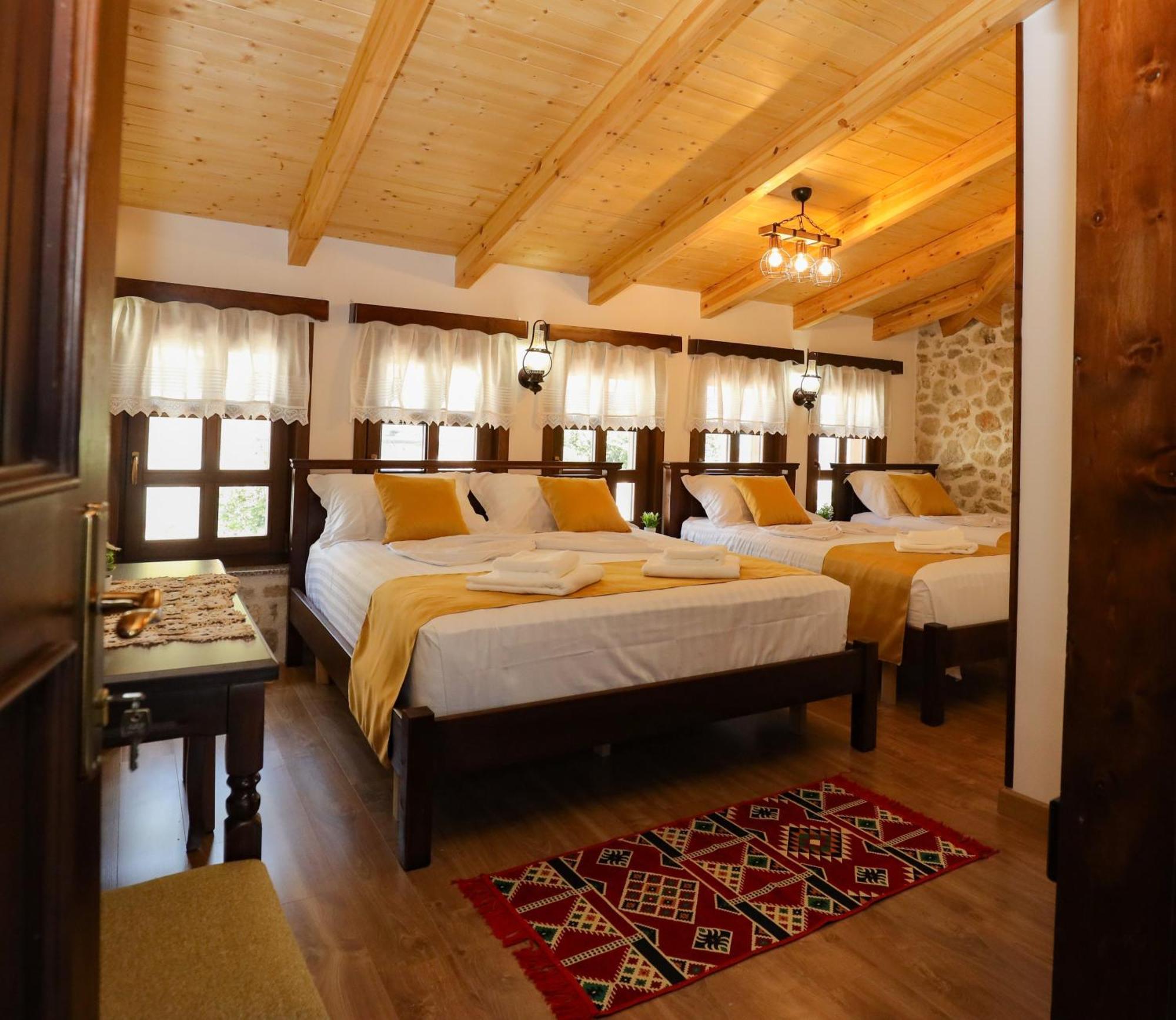 The House Of Dollma , Inside Kruja Castle Hotel Luaran gambar