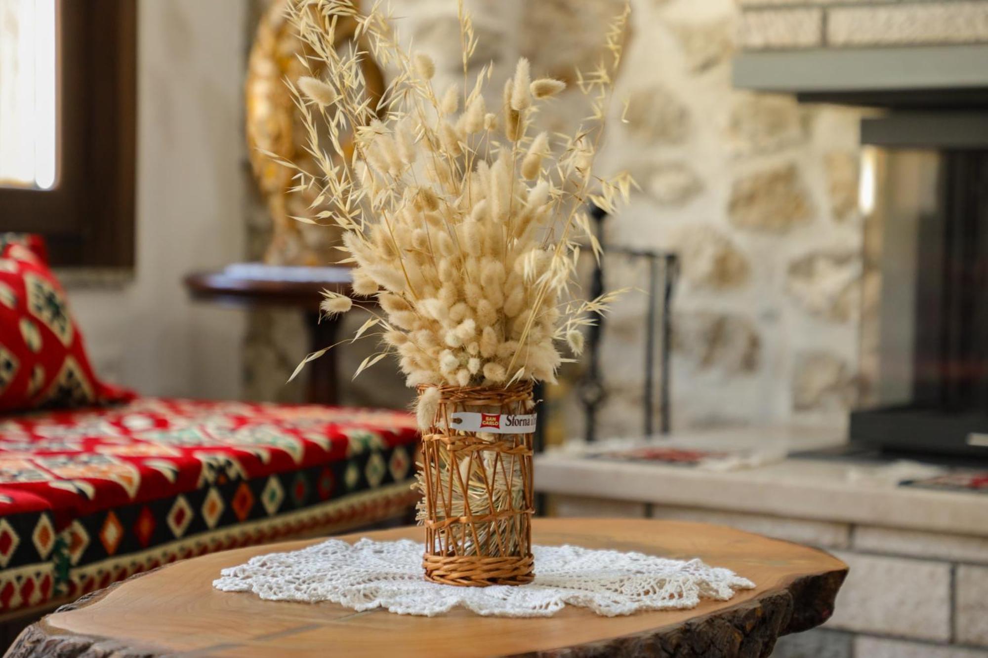 The House Of Dollma , Inside Kruja Castle Hotel Luaran gambar