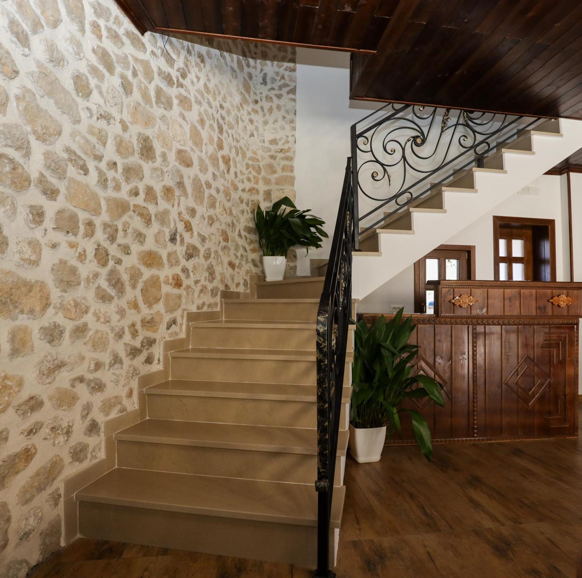 The House Of Dollma , Inside Kruja Castle Hotel Luaran gambar